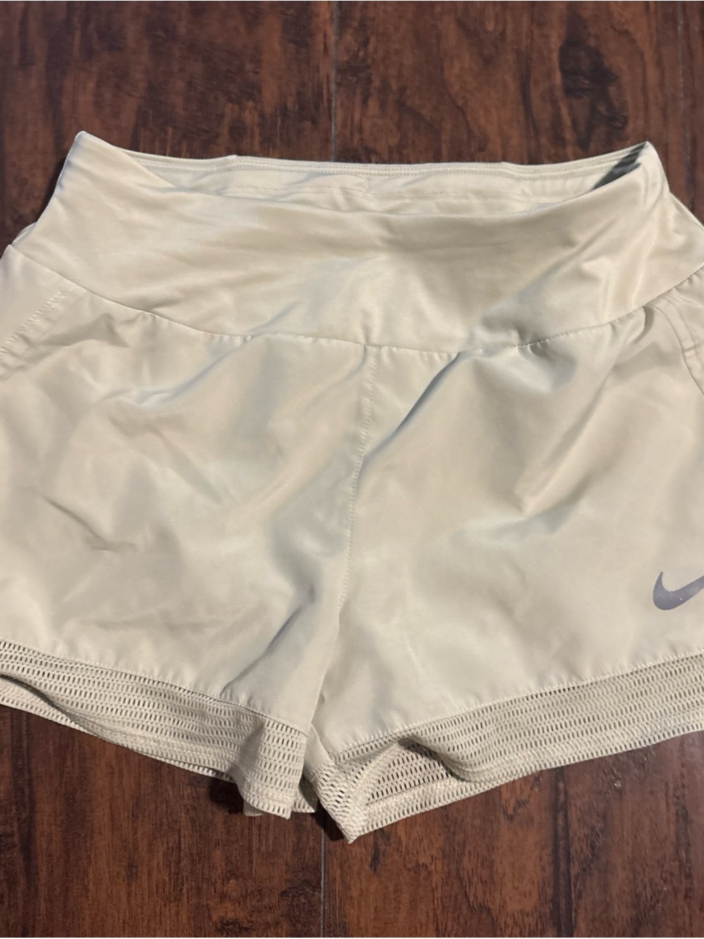 Nike dry fit  3 inch running shorts Women’s Light green with liner